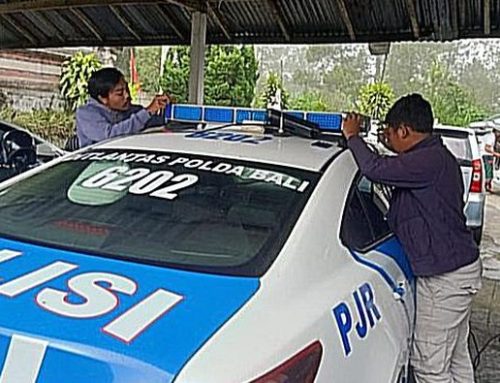 Lampu Rotator Mobil Polisi Dipasang Kaca Film 20 Persen, Emang Cukup?